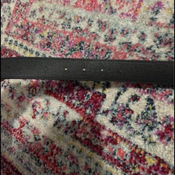 Louis Vuitton Initiales Reversible Belt.
Size 90/36" and 30mm width. - Picture 8 of 10